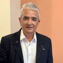 Σε Μια Κοινωνία που Πιέζεται, η Αστυνομί...