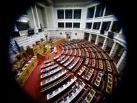 Βουλή - Τέμπη: Κατατέθηκε από 32 βουλευτ...