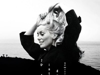 H συναρπαστική εικόνα της 25χρονης Κατρί...