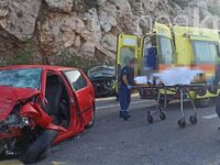 Σφοδρό τροχαίο στην Κρήτη - Νεκρή η γιαγ...