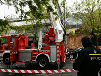 Στις φλόγες εστιατόριο δίπλα στο Καλλιμά...