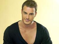 Σάκης Αρσενίου: «Μπήκαν θαυμάστριες στο ...