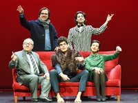 Νίκας, Βούλτσος και ένας γορίλας με ανθρ...