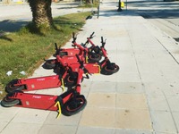 Γέμισε η Πάτρα ηλεκτρικά πατίνια- Ορατοί...