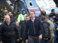 Μητσοτάκης για Τέμπη: Συγγνώμη στους συγ...