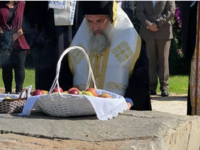 Συγκλονιστική εικόνα: Ο Αρχιεπίσκοπος Κρ...