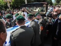 "Σείστηκε" ο ναός στην κηδεία ...