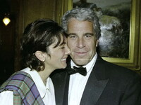 Τζέφρι Έπσταϊν: Πάνω από 50 φορές αναφέρ...