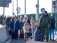Έφτασαν στην Ελλάδα οι πρώτοι πρόσφυγες ...