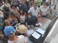 Πάτρα: Οι αντιεμβολιαστές μαζεύουν χρήμα...