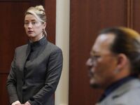 Η Άμπερ Χερντ περνάει στην αντεπίθεση: Ε...