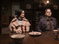 Οscars: Λίλι Γκλάνστοουν, η πρώτη ιθαγεν...