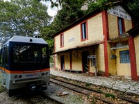 Ο Οδοντωτός πάει Αγία Λαύρα και Χιονοδρο...