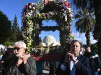 Πάτρα: Με ευλάβεια η Περιφορά του Επιταφ...