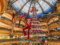 Xριστουγεννιάτικο Παρίσι: Το πολυσυζητημ...