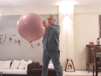 Γυμναζόμαστε στο σπίτι με καλεσμένο τον ...