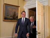 Ολοκληρώθηκε η συνάντηση Μητσοτάκη-Τζόνσ...