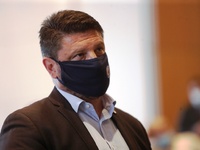 Κορωνοϊός: Μαραθώνια συνεδρίαση των επισ...