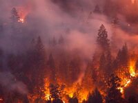 Πυρκαγιές σε εξέλιξη στους νομούς Κορινθ...