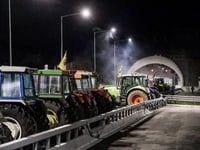 Μπλόκα αγροτών: Πρόταση για συλλαλητήριο...