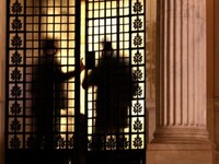 Υποκλοπές χωρίς απαντήσεις: Το απόρρητο ...