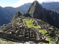 Περού: Τέσσερις νεκροί σε τροχαίο με λεω...