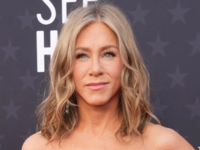 Τζένιφερ Άνιστον: Μιλάει για τους συγγεν...