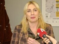 Σμαράγδα Καρύδη: «Είχα την περούκα της Ν...