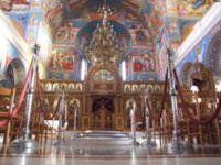 Ο ιερέας που έντυσε κορίτσια παπαδάκια: ...