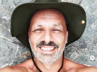 Νίκος Μουτσινάς: «Γύρω στα 19 μου κατάλα...