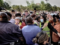 ΗΠΑ: Εκατοντάδες νέες συλλήψεις φοιτητών...