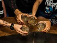 Μπλόκο στις πλαστές ταυτότητες των ανηλί...