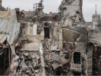 Βυθισμένη στην κόλαση η Μαριούπολη: Βρέφ...