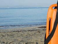 Ναυαγοσώστης έσωσε δύο γυναίκες μέσα σε ...