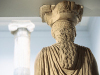 Γλυπτά του Παρθενώνα: «Νομικό κατασκεύασ...