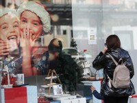 Τα πρόστιμα για καταστήματα και καταναλω...