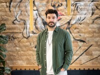 Γιώργος Σπυρόπουλος: Παρουσιάζει το Shin...