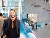 Jacquemus: Εστησε το… μπάνιο του, αυτόμα...