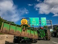 Παραλύει η χώρα από τα αγροτικά μπλόκα- ...