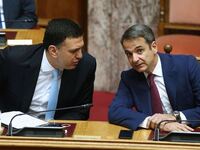 Κομματικά στελέχη, εκλεκτοί και απόστρατ...