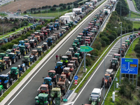 Αγροτικά μπλόκα: Από την Παρασκευή κλείν...