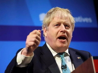 Μπόρις Τζόνσον κατά Πούτιν: Λέει κοτσάνες