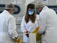 Πάτρα: Ξαφνικά «βρέχει» εμβόλια- Τριπλα...