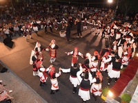 Πανδαισία ηχοχρωμάτων και παραδοσιακοί χ...