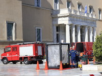 Βρέθηκε ύποπτος φάκελος έξω από τη Βουλή- ΦΩΤΟ