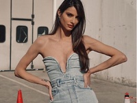 «Σκίζει» το denim φόρεμα στην ελληνική t...