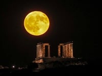 Η μαγεία της Πανσελήνου του Αυγούστου στο Σούνιο