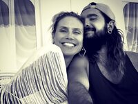 Η Χάιντι Κλουμ παντρεύεται στη θαλαμηγό ...