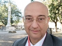 Μπογονικολός: «Παραβίαση των όρων χρήσης...