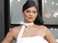 Η Κάιλι Τζένερ πληρώνεται 1,2εκ. δολάρια...